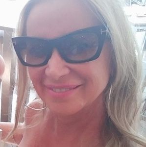 Meet your Posher, Debra